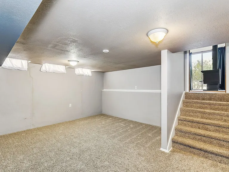 873 E Greenway Ct — Photo 3