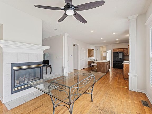 4th image of 1301 SE 12th St