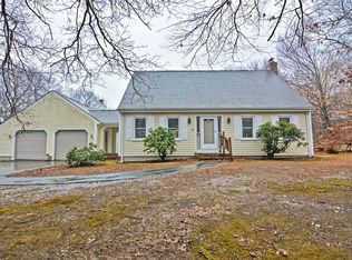 14 Tommys Ln, East Freetown, MA 02717