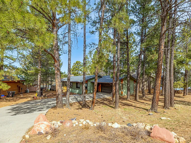 1801 N Mariposa Rd — Photo 12