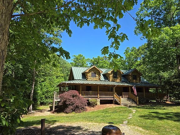 2nd image of 3008 Lamplight Rd