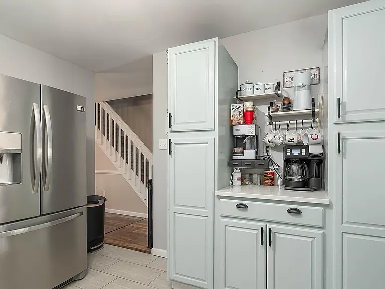 1720 Julie Ct — Photo 3