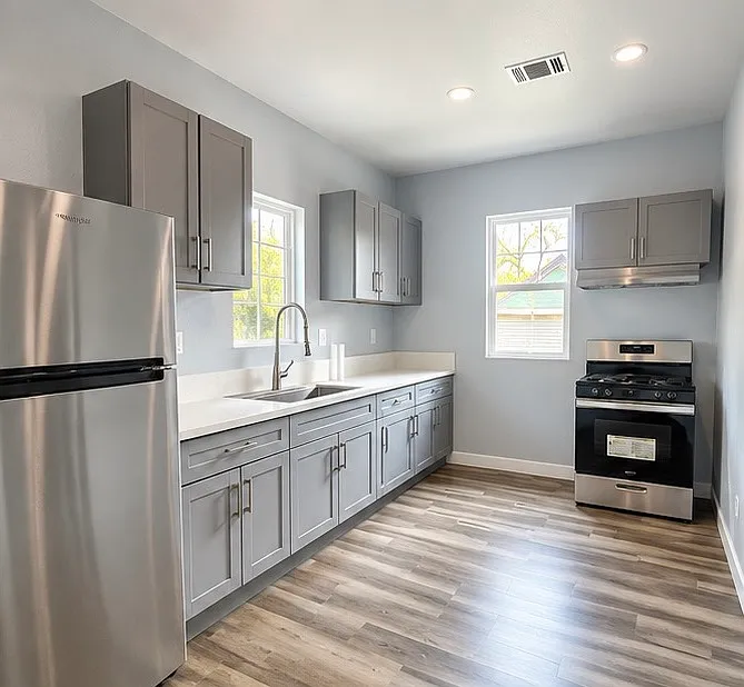 3 bed, 960 sqft, $2,595 — Photo 3