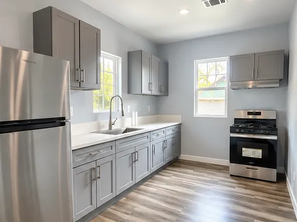 321 D St #2, West Sacramento, CA 95605