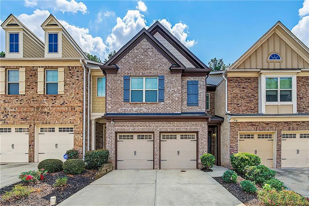 3 bed, 2.5 bath, 2095 sqft, $3,000 — Photo 1