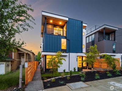 8825 B Wallingford Avenue N, Seattle, WA, 98103