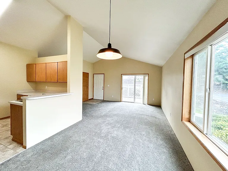 5743-5745 Glenridge Way #5747 — Photo 7