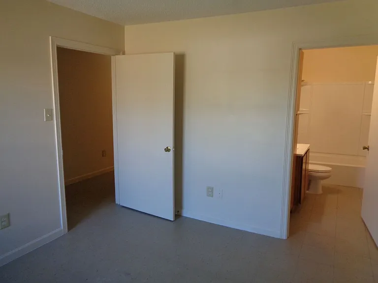 1475 Hadorn Rd — Photo 12