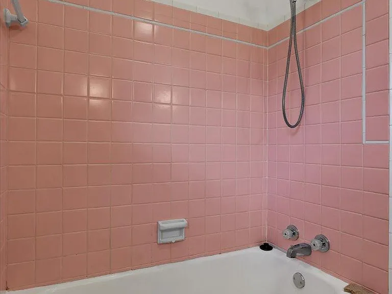2608 Meadow Dr — Photo 6