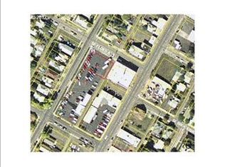 1207 SE Pine St, Roseburg, OR 97470