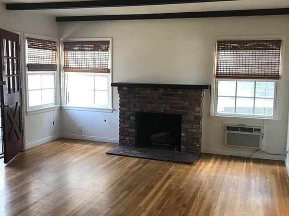 5th image of 3907 Vineland Ave