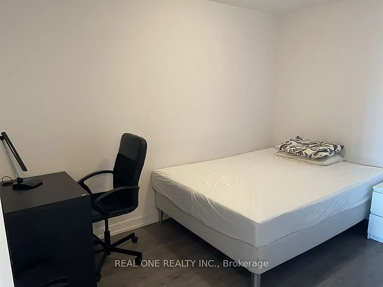 297 College St #710 — Photo 7