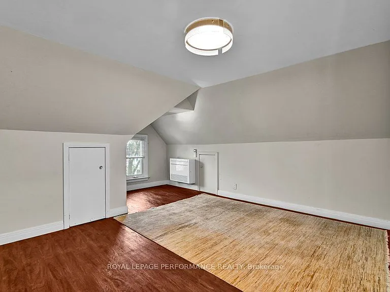 168 Stewart St W — Photo 23