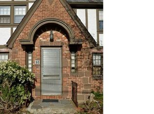 90 Van Buren Ave, West Hartford, CT 06107