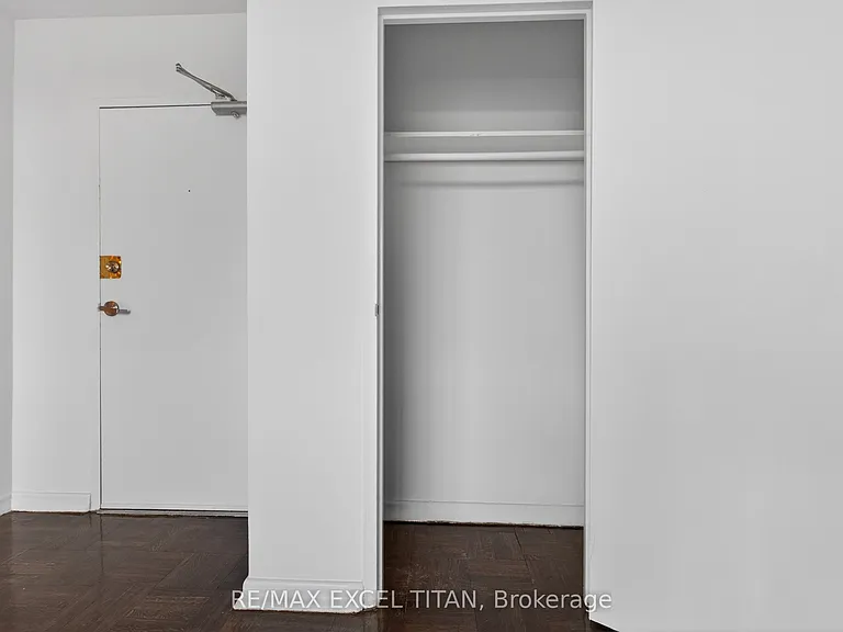 2515 Eglinton Ave W #302 — Photo 15