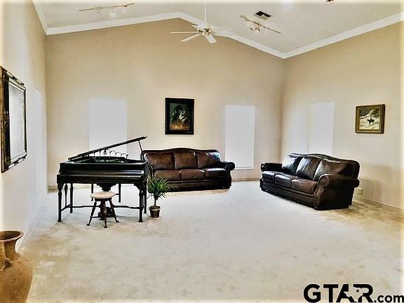 4th image of 8806 W Lakeshore Dr