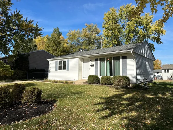 512 Gentle Breeze Ter, Carpentersville, IL 60110