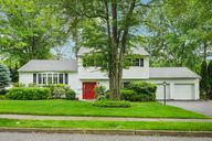 Braemar Dr-0906-001.jpg
