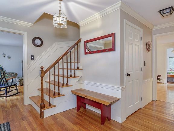 2nd image of 22 Horace Greeley Road