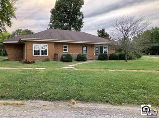419 Elizabeth St, Effingham, KS 66023