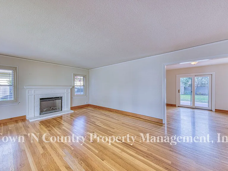 127 Katherine Ave — Photo 5