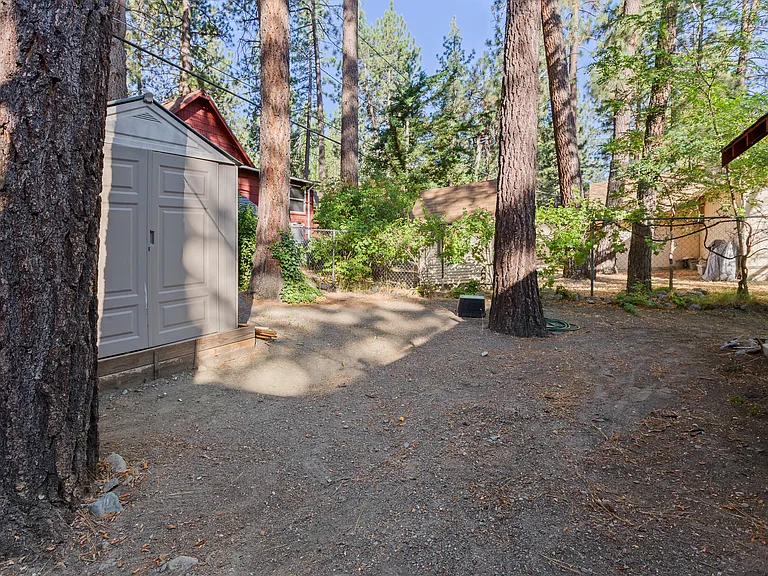 1497 Laura St — Photo 30