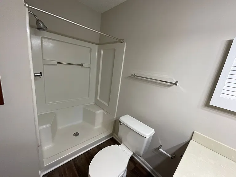 Meridian Park Apartments — Photo 90