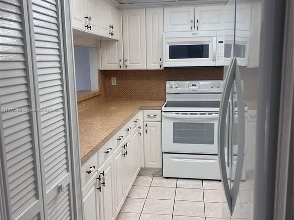 1062 W 42nd Pl #41