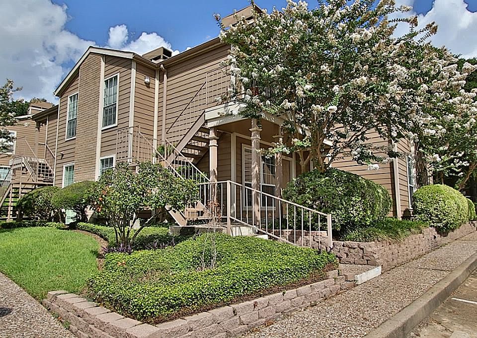 1st image of 1880 White Oak Dr APT 109