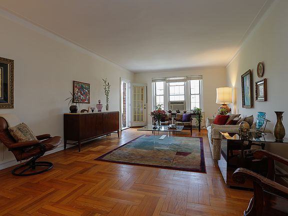 2nd image of 21 N Chatsworth Ave APT 7A