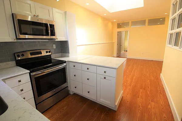 Rented by Compass | media 25