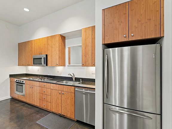 4th image of 7 Ealing Ln