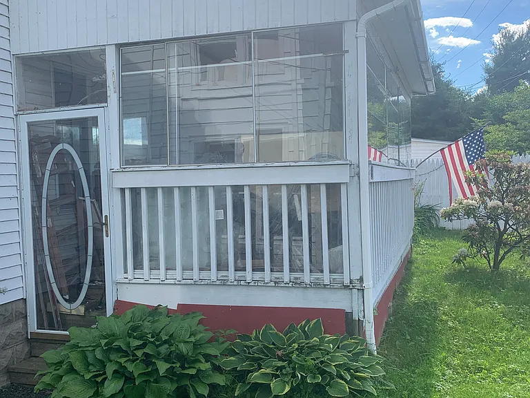 89 Lakeside Ave — Photo 7