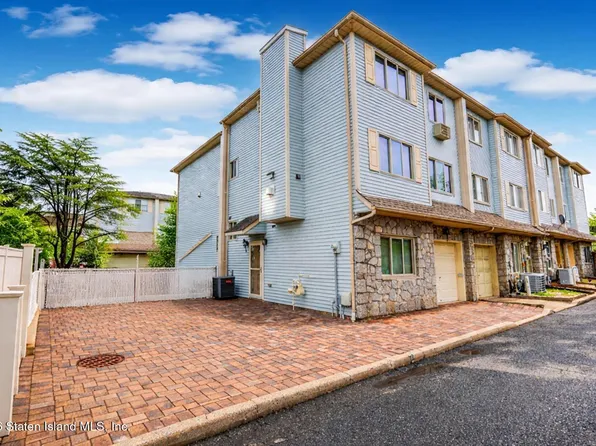 19 Candon Ct, Staten Island, NY 10309