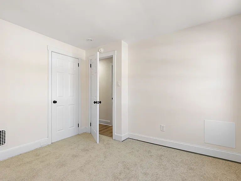 19 Denham Ave — Photo 10