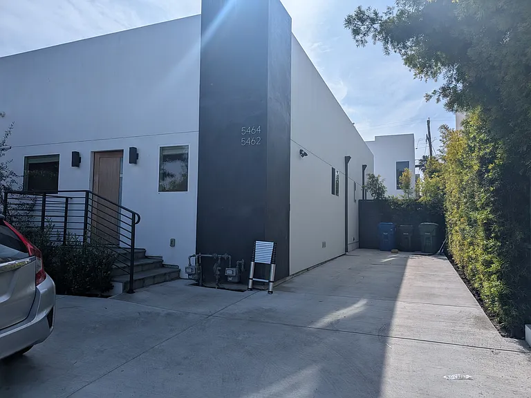5462 Carlin St — Photo 1