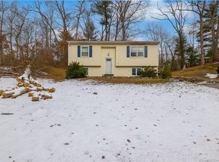 94 Beecher Rd, Brooklyn, CT 06234