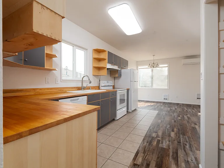 10261 Occidental Ave S — Photo 7