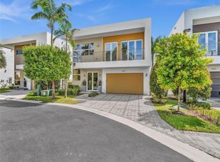 9870 NW 74th Ter, Doral, FL 33178