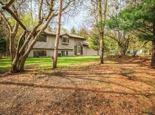 5725 Flint Trl, Wyoming, MN 55092