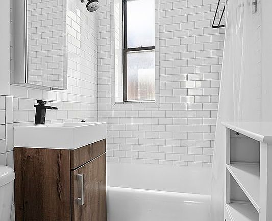 3rd image of 35 Crown St APT 4C