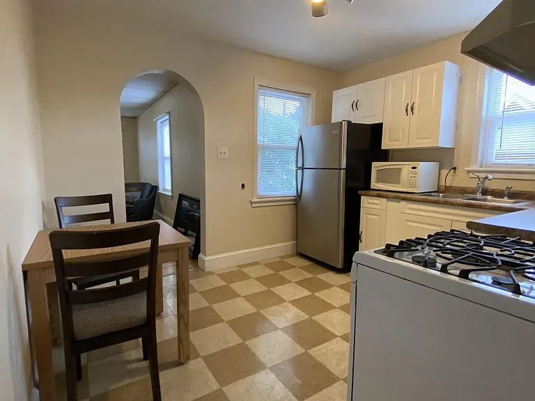 522 W 3rd St #2W — Photo 7