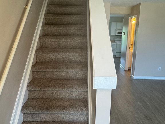 3rd image of 2812 Hanna Pl