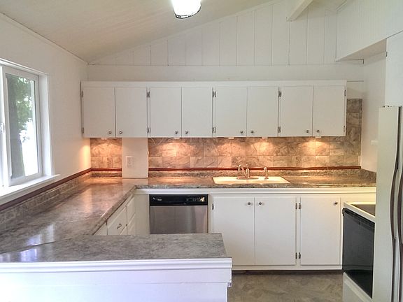 3rd image of 1388 SW Camano Dr