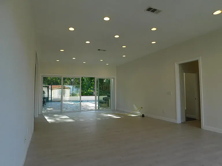 18048 Karen Dr — Photo 8
