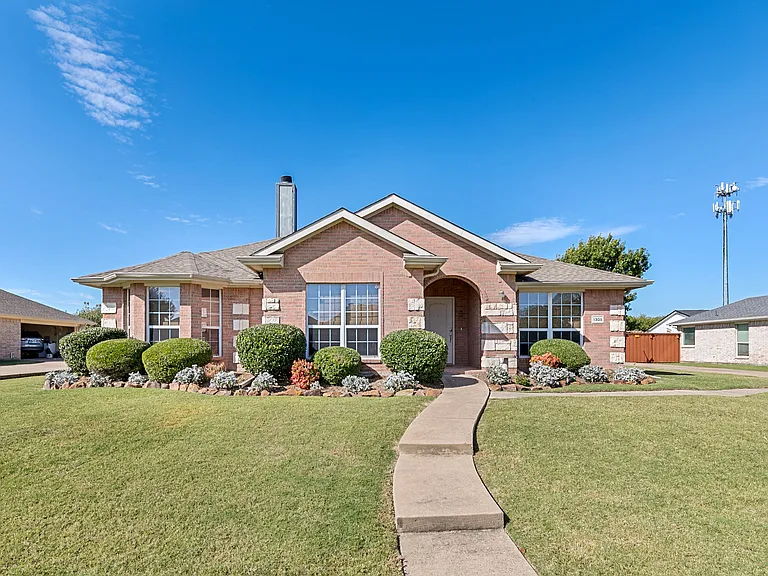 1309 Lonesome Dove Trl — Photo 2