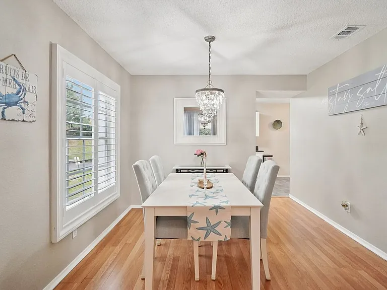 2243 Andover Cir — Photo 13