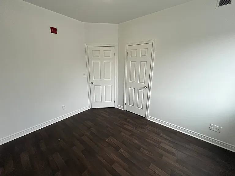 940 Bloor St W #202 — Photo 14