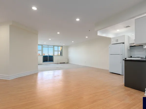 19-19 24th Avenue image 15 of 21