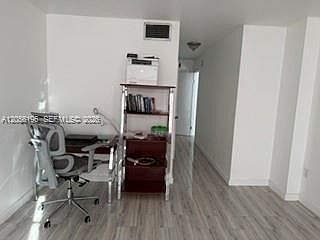 4th image of 1770 NE 191st St #8081
